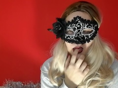 Met her husband with a blowjob in a mask and stockings (close up)
