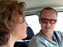 Slut stops the car to fuck