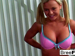 buxom Bree Olson keeps her heels on as she gets boinked