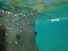 Zaya looks fabulous nude underwater