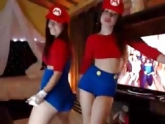 Lesbo Mario Girls Having Fun - Sexy Cosplay Outfits live camera