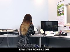Stepdaughter Tony D gets full-time slut treatment in familystrokes CFNM scene