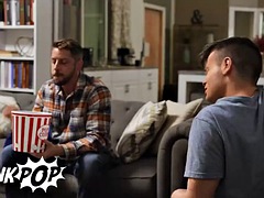 Stepbrothers Ryan Bailey and Troy Dean jerk each other off under the sheets in front of their stepdad - TwinkPOP