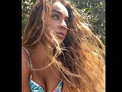 Sommer Ray metronome fap challenge