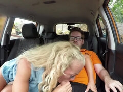 Nana, Blonde, Sucer une bite, Voiture, En levrette, Hd, Pov