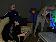 333 Twinks met to watch porn and fuck each other