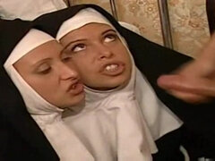 Horny Nuns Threesome Sex - Il Diavolo In Convento