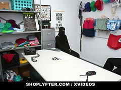 Muslim Shoplyfter (Delilah Day) Caught Piling Expensive Merch Under Her Hijab