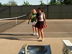 A pair of teens begin lesby solo shenanigans on tennis court
