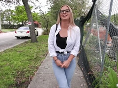 Curvy Glasses Chick Outdoor Sex
