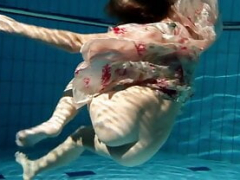 Beautiful beautiful babe Edwiga underwater