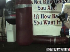 Jesse Jane & Erik Everhard take turns pounding in the ring - Digital Playground