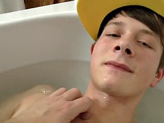Handjob in the bathtub - Elliot Holloman