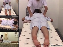 Titless Asian broad enjoys a hot massage on hidden camera