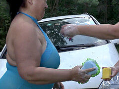 enormous women wash a car 1