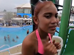 THAI SWINGER - Amateur Thai girlfriend with big ass has fun and sex at home in water park