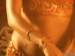 Retro indian beauty on show - indian porn