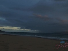 Scarlett glows at the beach