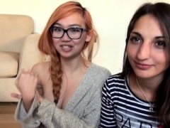 Asiat, Pik sutte, Pik, Håndjob, Pov, Sutte, Teenager, Trekant