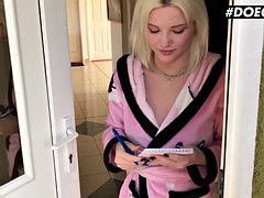 DoeGirls - Zazie Skymm petite hungarian teen hot fuck and kinky blowjob with delivery man