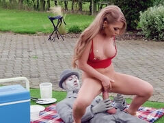 Alessandra Jane checks sexual potential of living statue outdoors