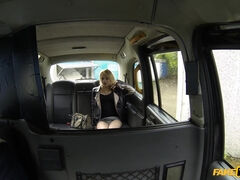 Amateur, Voiture, Européenne, Branlette thaïlandaise, De plein air, Pov, Chatte, Lécher le sphincter