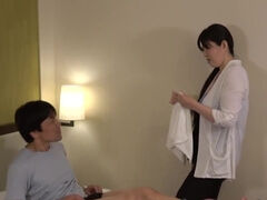 Japanese hotel masseuse pleases customer with blowjob