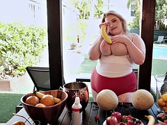 Bbw, Veľké kozy, Blondína, Masturbácia, Vonku, Sólo, Kozičky