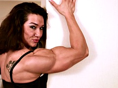 Alina Wants You To Worship Her Muscles