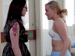 Laura Prepon and also Taylor Schilling Lesbians On ScandalPlanetCom