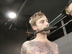 Bondage, Brutal, Homosexuell, Mask, Onani, Tatuering