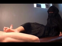 Anaki Very First Footjob Arab