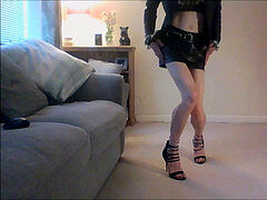 My fresh leather mini mini-skirt and stilettos