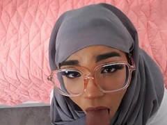 Arabe, Gros cul, Grosse bite, Sucer une bite, Homme nu et filles habillées, Éjaculer dans la bouche, Hard, Pov