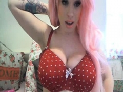 girl xxlovelygirlsxx flashing titties on live webcam