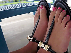 Amanda s mind-blowing feet and toes