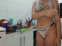 Join me while your girlfriend cooks dinner. It'll be our naughty little secret.