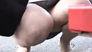 Vending Machine Upskirt 01