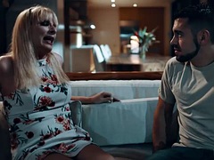 Straight hottie anal fucks busty blonde shemale Jamie French