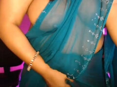 Hot Desi Boobs Show in Saree.