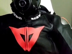 Wank in Dainese Suit and Gasmask S10 with Pp