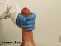 Esthetician gets paid for a handjob after waxing