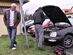 car-repair guy gets seduced by a big man