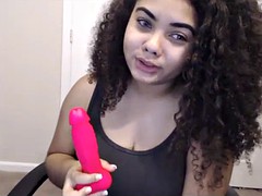 curvy babe showing big boobs live show