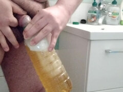 Superchub Master Pisses 1 Liter of Sweet Sweet Honeynectar.