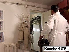 Sperm skott, Doktor, Naken, Gravid, Realitet, Rødtopp, Skrikende, Kikker