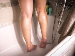 Teen Amateur Teasing Her Sexy Calves In The Shower