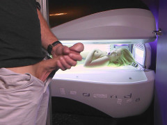 Sean noticed Rikki Rumor fingering her pussy in the tanning bed