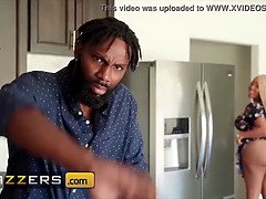 Cheating wifey (Moriah Mills) gets drilled by hubbies pal - brazzers