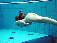 blond stunner naked underwater Diana Zelenkina